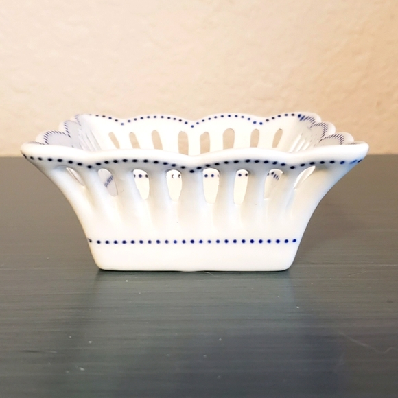 Delft Handpainted Defleur Holland Cobalt Blue & White Ceramic Square Dish Gift - Picture 5 of 8